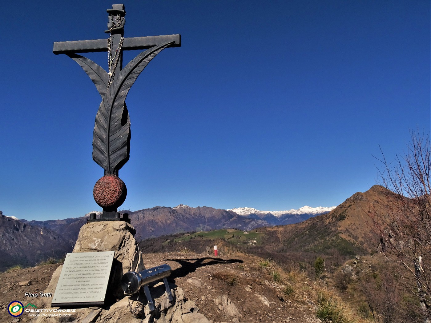 42 Alla croce del Pizzo Rabbioso (1130 m).JPG